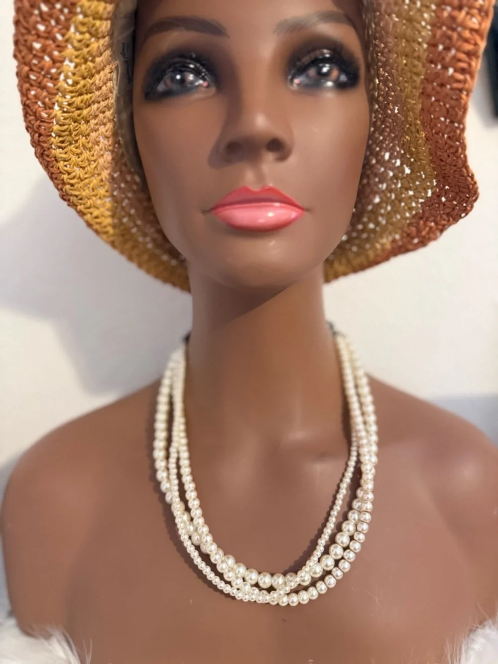 Classic Faux Pearl Beaded Necklace - Cream‎ Pearlescent Finish (n3)